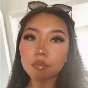 Meet your Posher, Flora